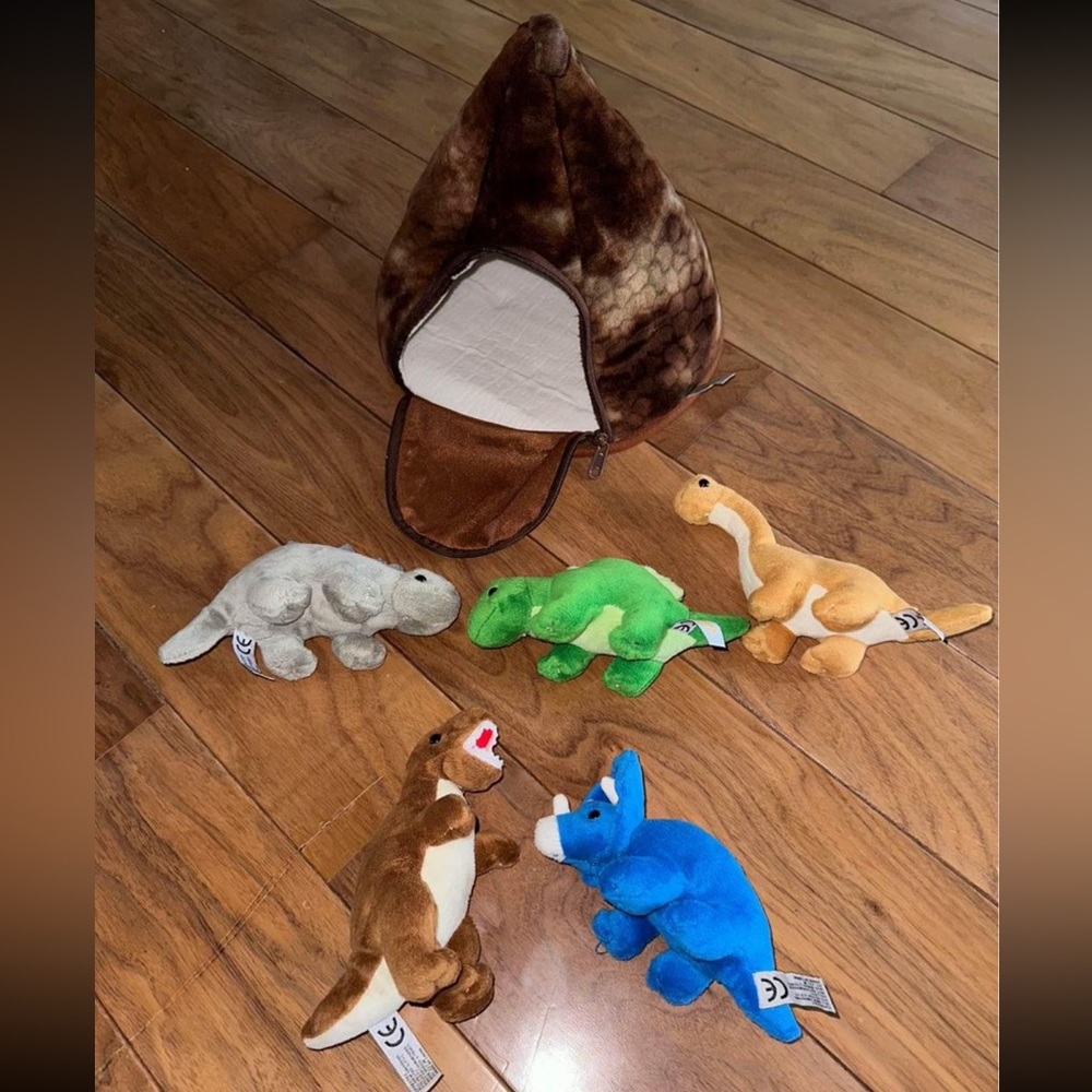 Dinosaur cave set.